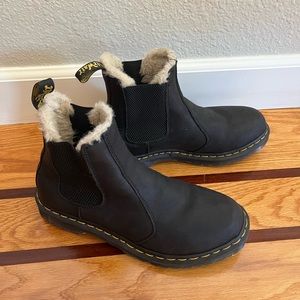 Dr. Martens 2976 Faux Fur Lined Chelsea Boot size 9 womens